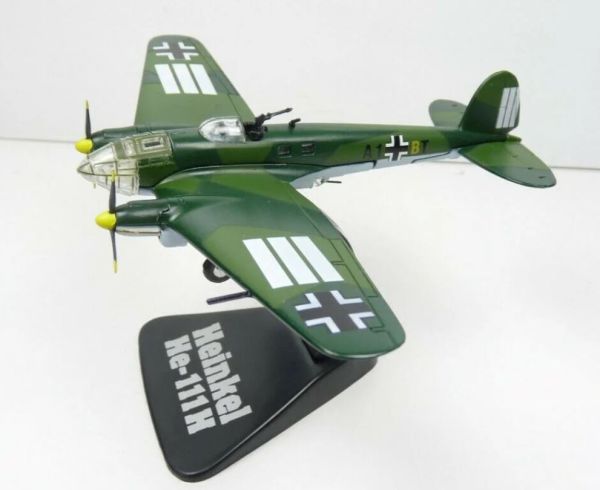 AKI0299 - Avion militaire Allemand – HEINKEL HE-111H - 1