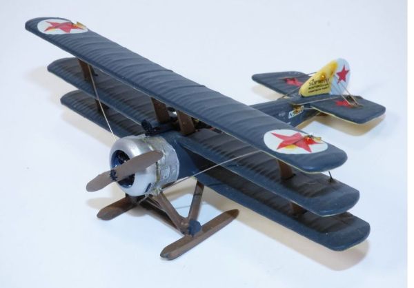 AKI0309 - Avion de combat Triplans SOPWITH aux couleurs Russe - 1