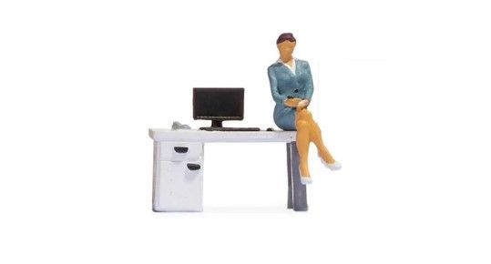 NOC16517 - Petites scènes - Au bureau – bureau et figurine - 1