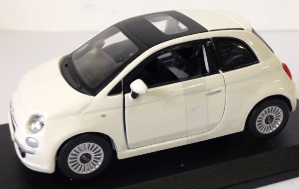 Voiture miniature Fiat 500 F, blanc, 1:32, en plastique - Pièces détachées Fiat  500 classique 126 600