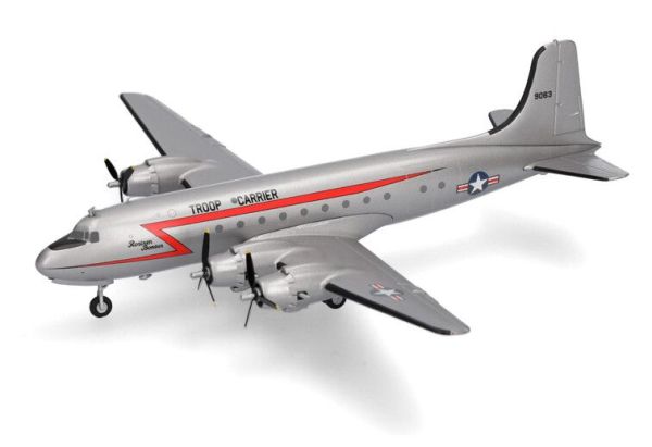 HER573177 - Douglas C-54 Skymaster U.S. Air Force bombardier - 1