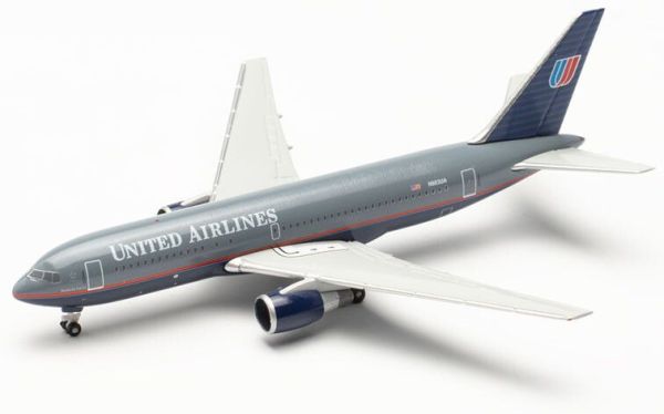 HER536738 - BOEING 767-200 United Airlines Battleship - 1