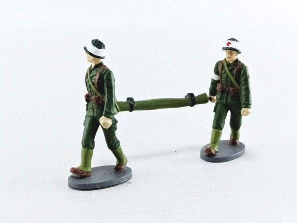 MAGMIL13G02-03 - 2 Figurines militaire avec brancard et un soldat avec sac médical - 1