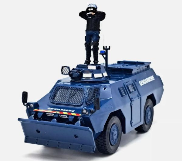 PER751 - BERLIET VXB 170 avec lame et figurine VBRG - Gendarmerie Ste-Soline - Limité à 150ex. - 1