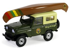 GREEN38060-F - NISSAN Patrol 1980 avec canoë sur le toit de la série SMOKEY BEAR sous blister