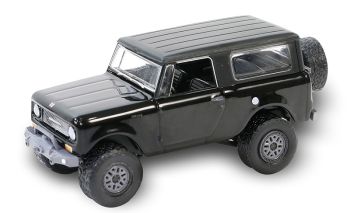 GREEN28150-B - HARVESTER Scout 1969 noir de la série BLACK BANDIT sous blister