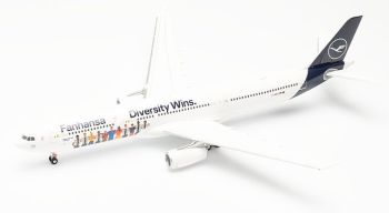 HER572774 - AIRBUS A330-300 Lufthansa Fanhansa - Diversity Wins