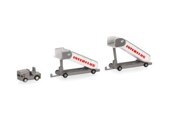 HER573153 - 2 Escaliers de passagers et remorqueur INTERFLUG