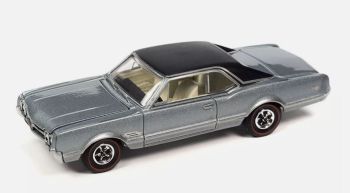 AW64402B-E - OLDSMOBILE 442 1966 Argent – Sous blister