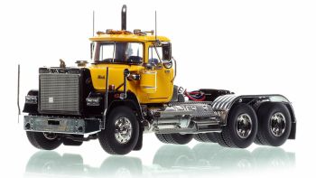 HHR138B-4 - MACK Superliner avec essieux Tandem Jaune